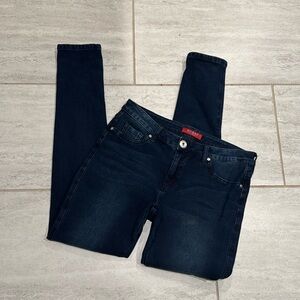 Super soft and stretchy jeans by Guess